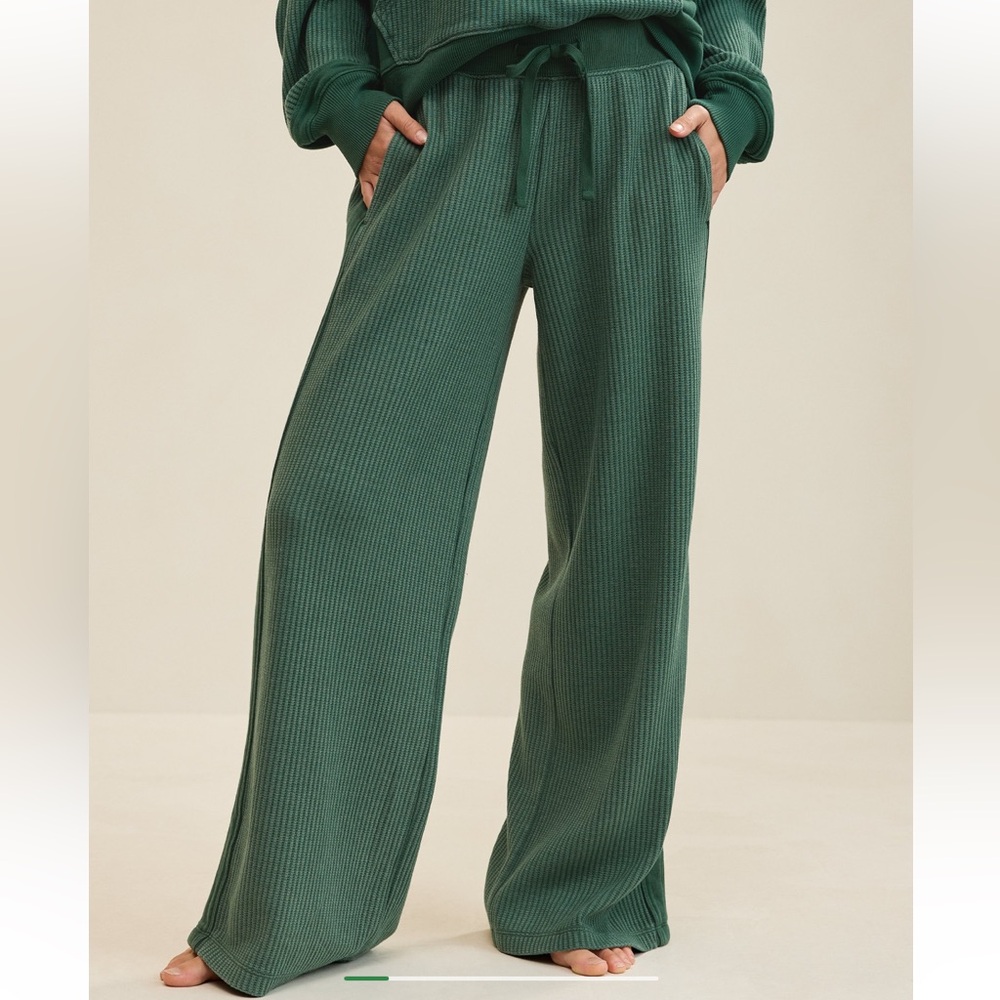 Aerie Green Ribbed Wide-Leg Pants